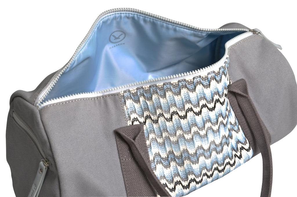 MAKARON's duffle bag with light blue waterproof lining